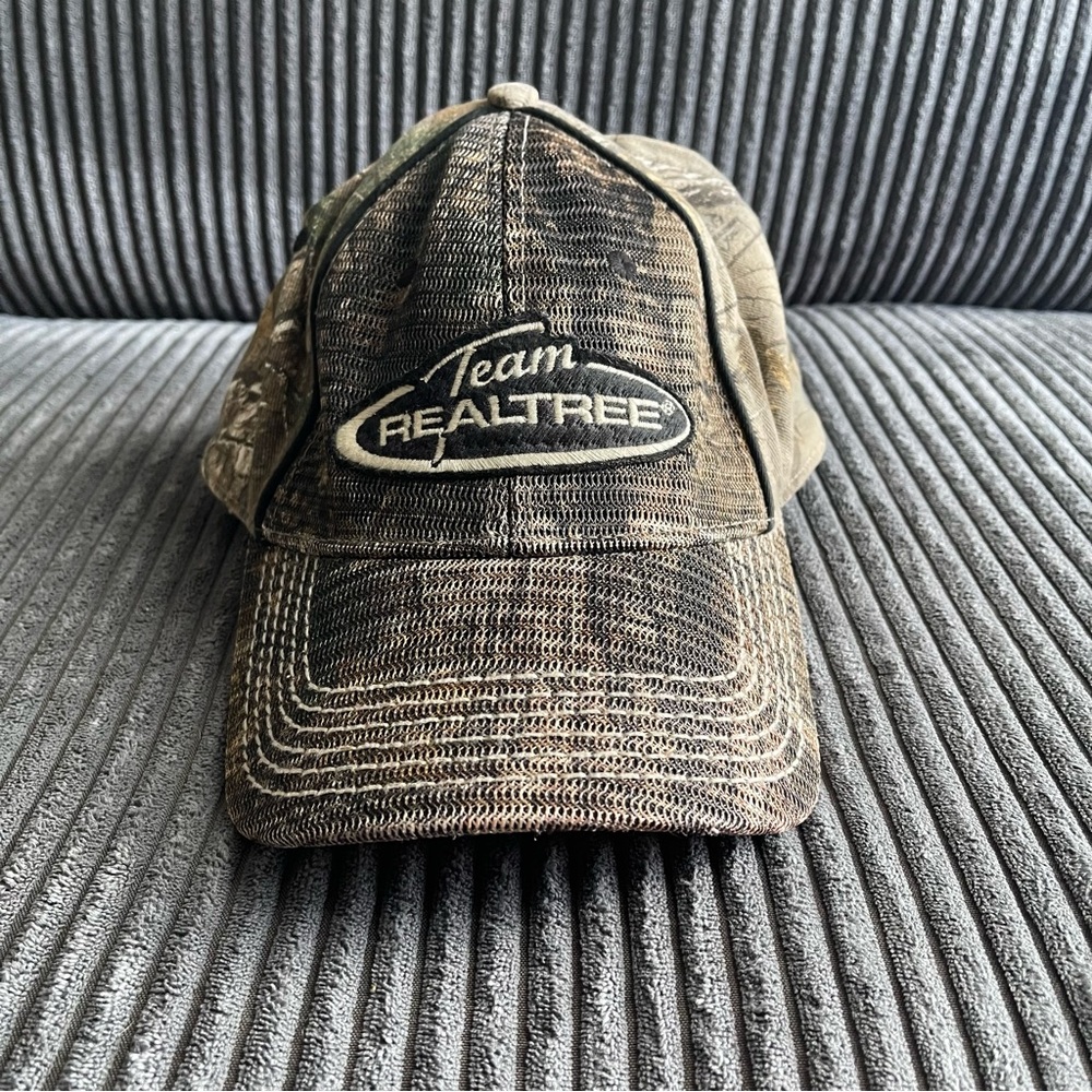Team Realtree camouflage ball cap hat small/medium logo outdoors hunting fishing